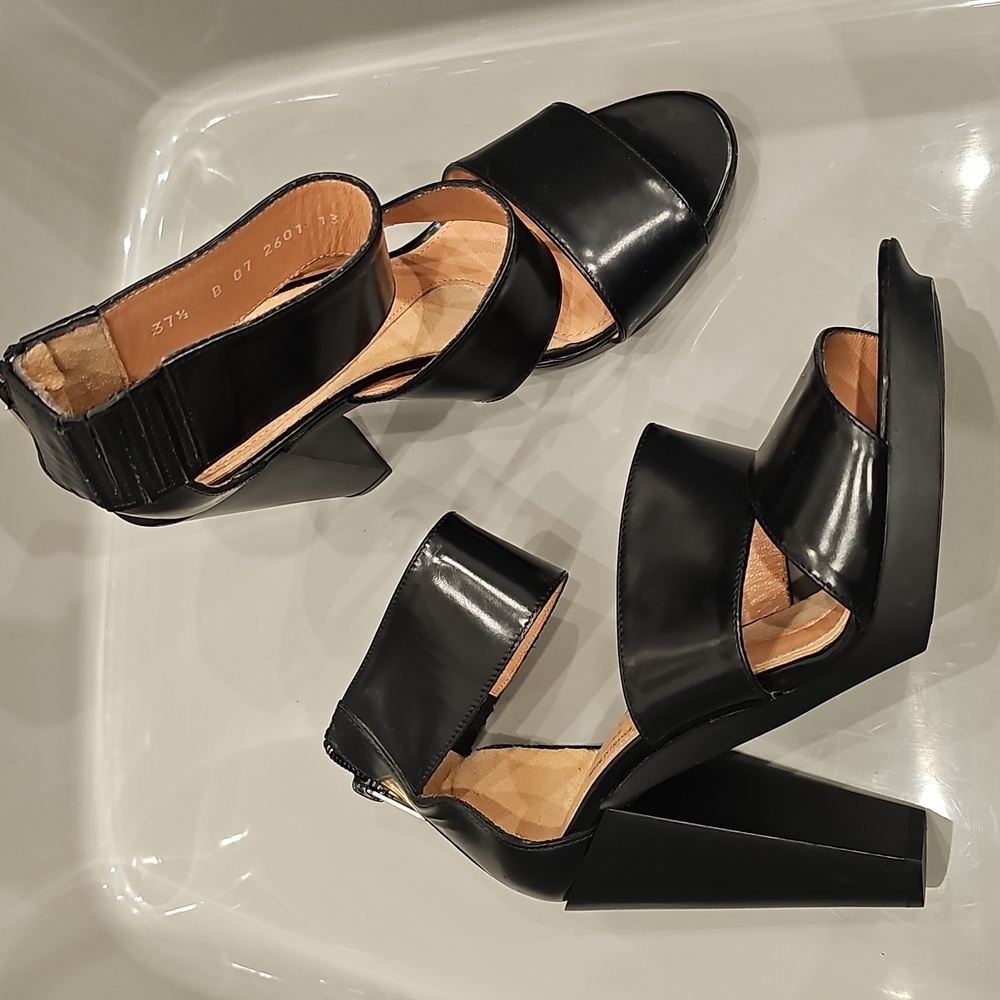 Robert Clergerie Black Strappy Heels Sz 7.5